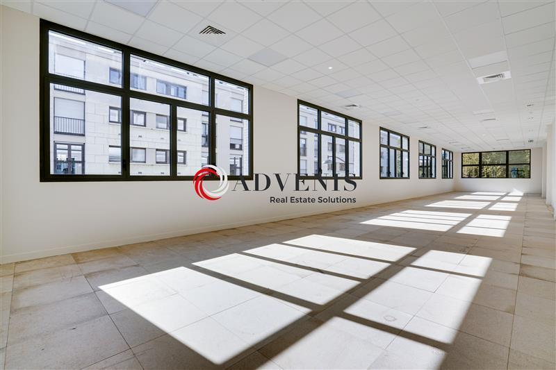 Bureau dans Joinville-le-Pont à louer - Photo du bâtiment - Image 2 de 10