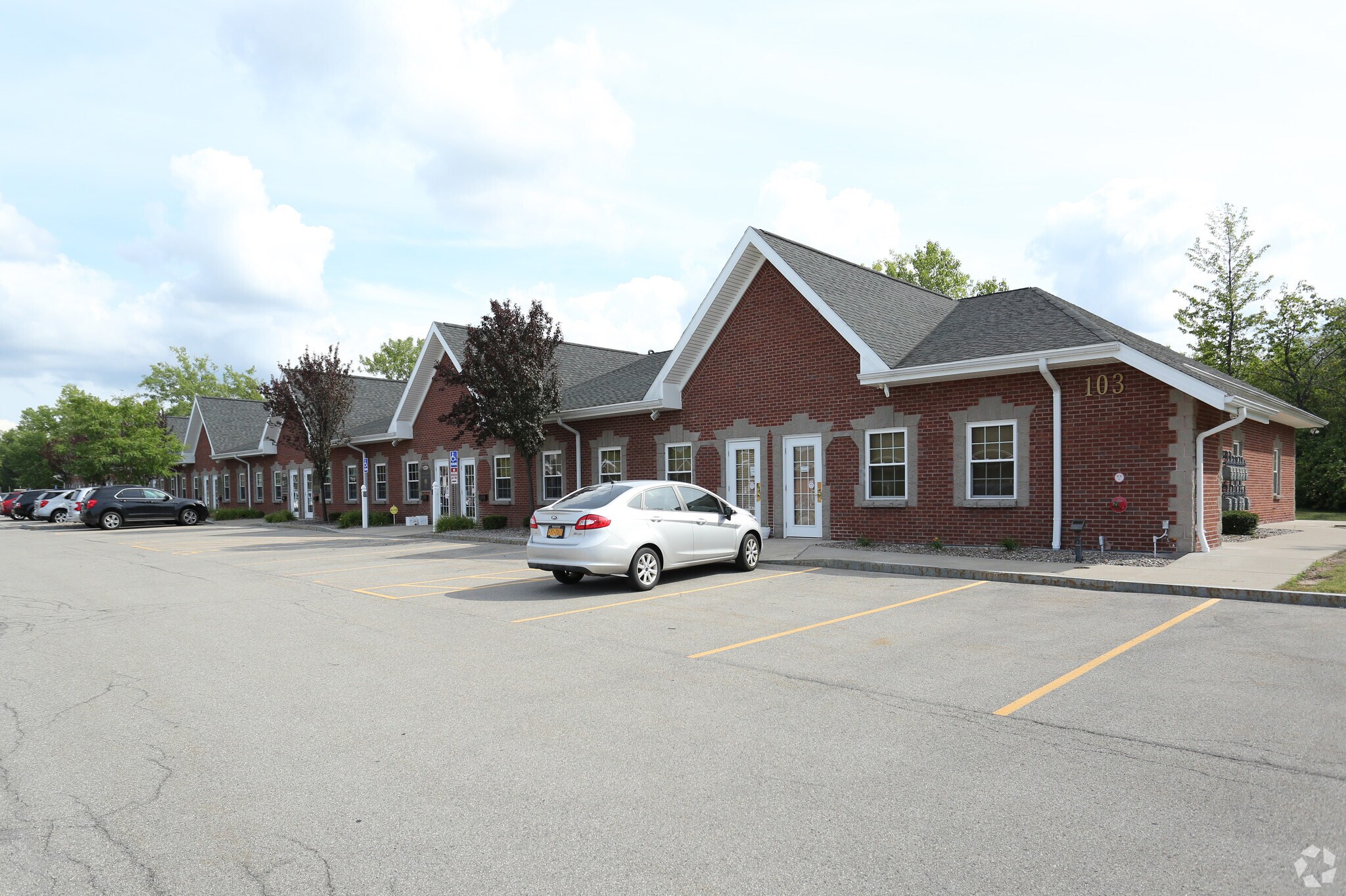 103 Canal Landing Blvd, Rochester, NY for sale Primary Photo- Image 1 of 1