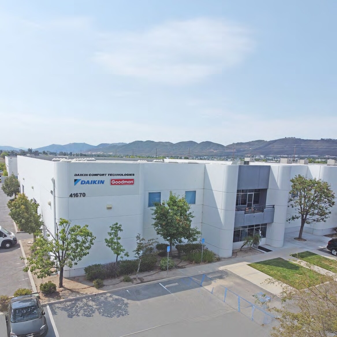 41670 Reagan Way, Murrieta, CA à vendre Photo du bâtiment- Image 1 de 5