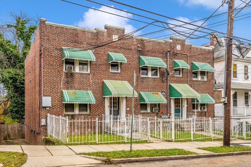 2513-2515 22nd St NE, Washington, DC à vendre - Photo du bâtiment - Image 1 de 23