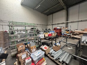 16 Rue Jean Poulmarch, Argenteuil for lease Building Photo- Image 1 of 11