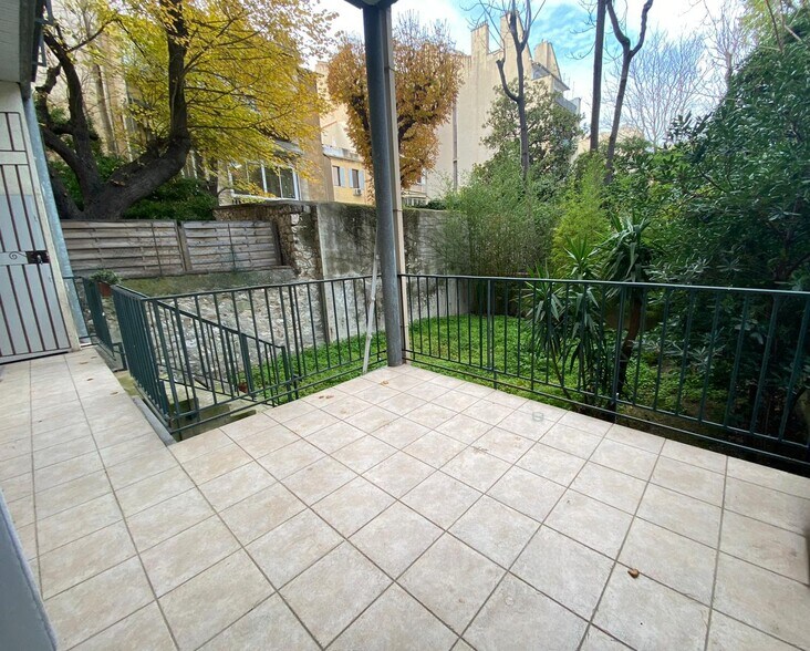 Rue Farges, Marseille à louer - Photo du bâtiment - Image 2 de 7