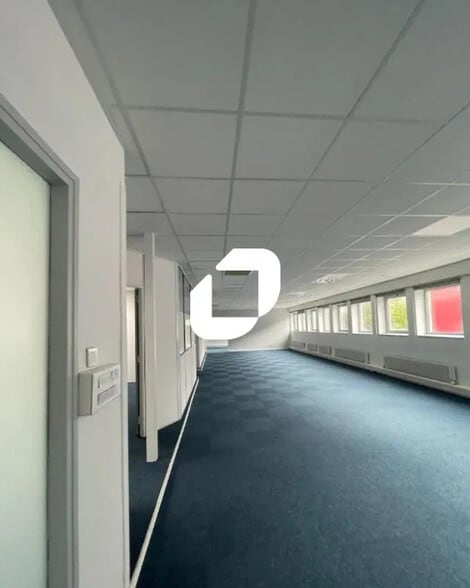 Office in Échirolles for lease - Interior Photo - Image 3 of 11