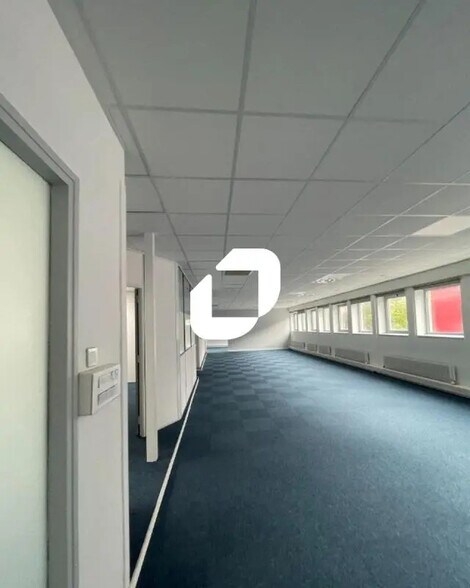 Bureau dans Échirolles à louer - Photo intérieure - Image 3 de 11