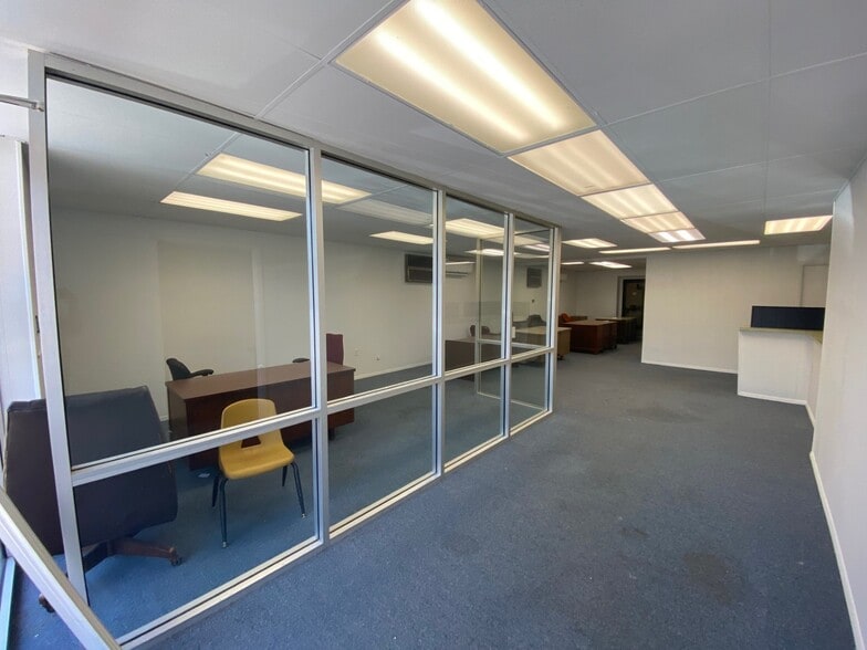 105 Main st, Red Oak, TX à louer - Photo intérieure - Image 2 de 11