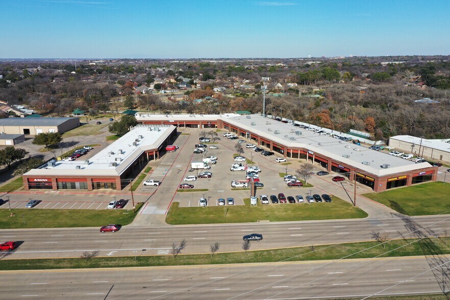 3201-3291 W Pioneer Pky, Pantego, TX à louer - Photo du bâtiment - Image 3 de 6