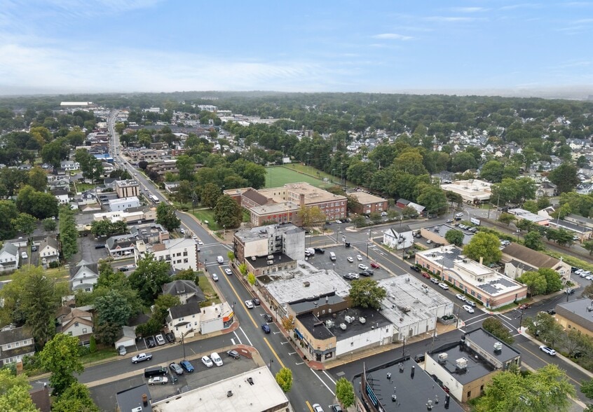 96 S Washington Ave, Bergenfield, NJ à vendre - Photo du bâtiment - Image 1 de 2