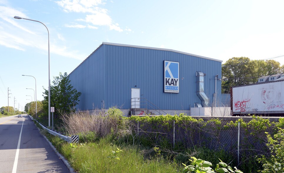 66 Valley St, East Providence, RI à vendre - Photo du bâtiment - Image 3 de 4