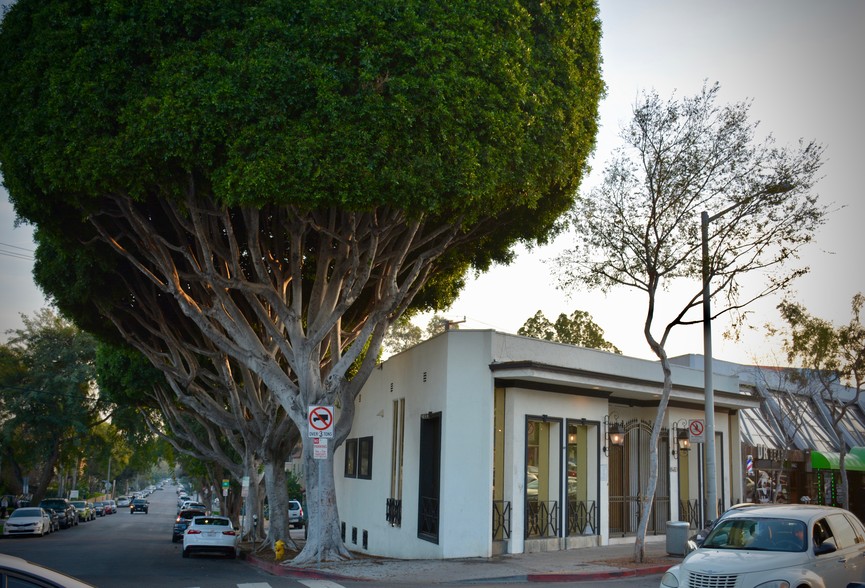 8460 Santa Monica Blvd, West Hollywood, CA for sale - Building Photo - Image 1 of 11