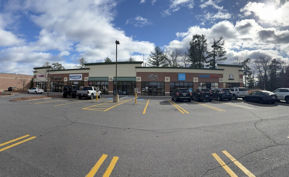 550 Amherst St, Nashua, NH à louer - Photo du bâtiment - Image 2 de 4