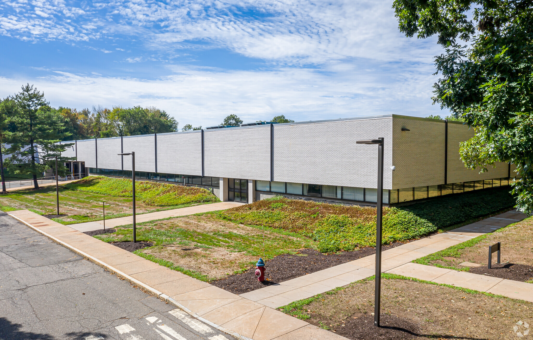 1300 Hall Blvd, Bloomfield, CT for sale Primary Photo- Image 1 of 14