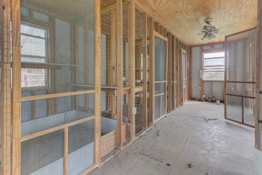 2911 Morningside Dr, New Braunfels, TX à vendre - Photo du bâtiment - Image 2 de 42