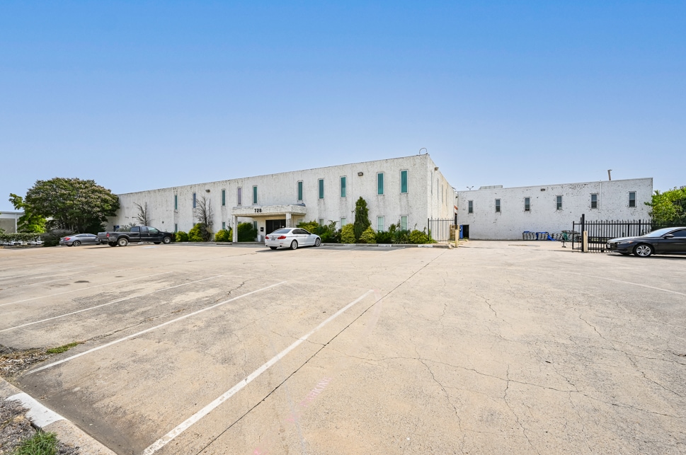 728 111th St, Arlington, TX for lease Building Photo- Image 1 of 8