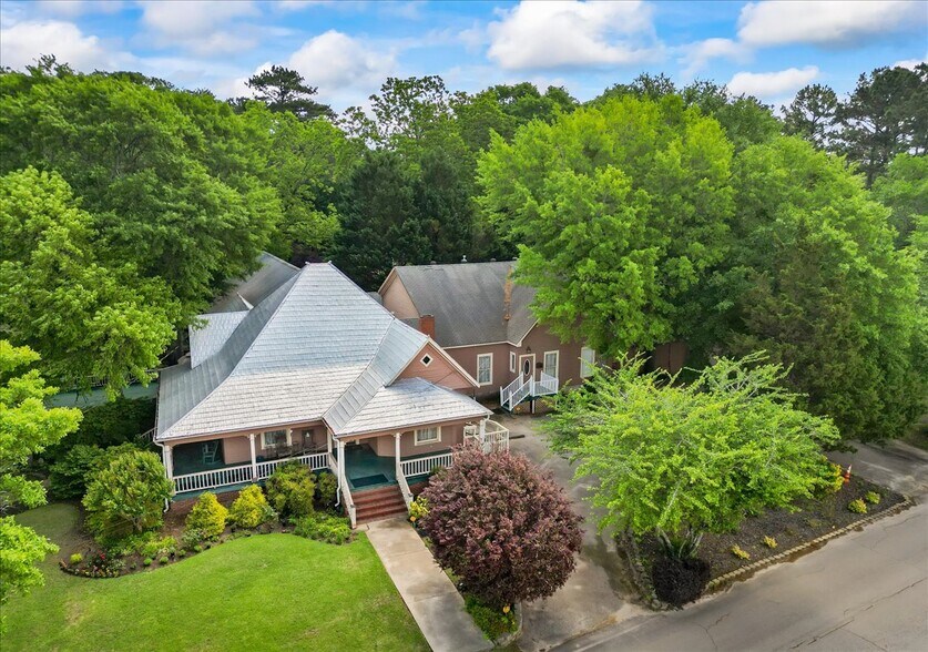 108 S Lee St, Stockbridge, GA à vendre - Photo du bâtiment - Image 2 de 59