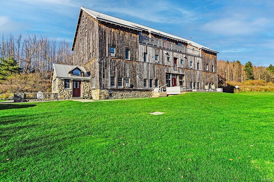 396 Elizabethtown Rd, Ilion, NY à vendre - Photo du bâtiment - Image 1 de 9