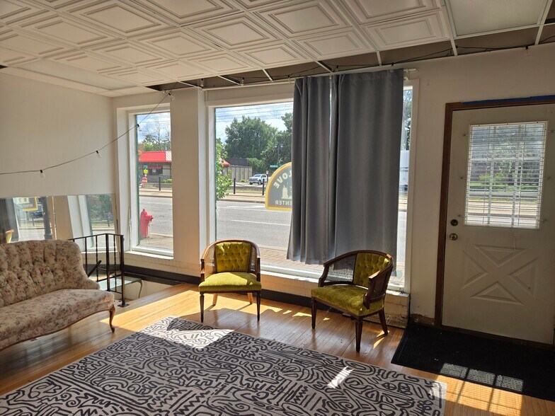 1679-1681 W University Ave, Saint Paul, MN à vendre - Photo du bâtiment - Image 3 de 12