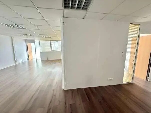 Office in Évry-Courcouronnes for lease - Interior Photo - Image 2 of 6