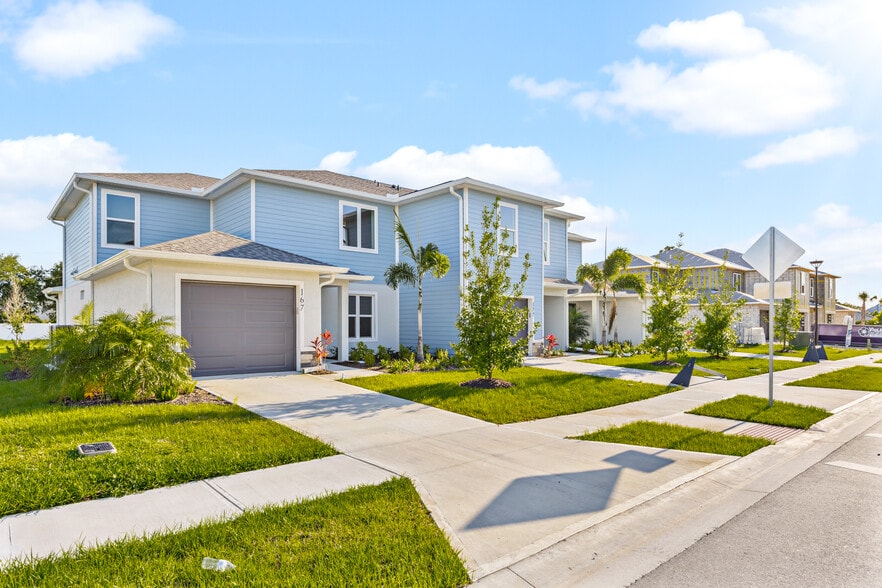 Hidden Woods - 12 Luxury Townhomes portfolio of 3 properties for sale on LoopNet.ca - Building Photo - Image 3 of 29