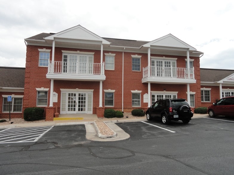 370 Neff Ave, Harrisonburg, VA for lease - Building Photo - Image 2 of 3
