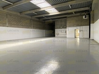 Plus de détails pour Local d'activités à louer