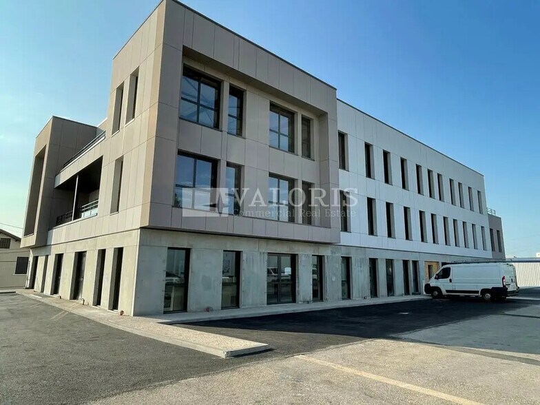 Bureau dans Limas à louer - Photo du bâtiment - Image 3 de 5