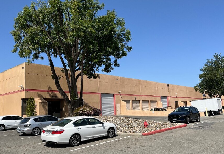2215-2221 Ringwood Ave, San Jose, CA for lease - Building Photo - Image 1 of 3