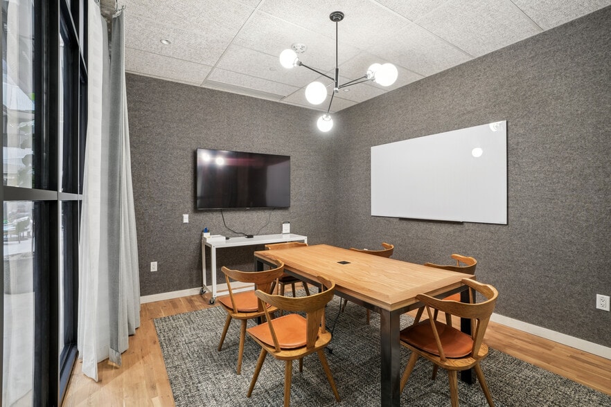 4201 Main St, Houston, TX for lease - Building Photo - Image 3 of 6