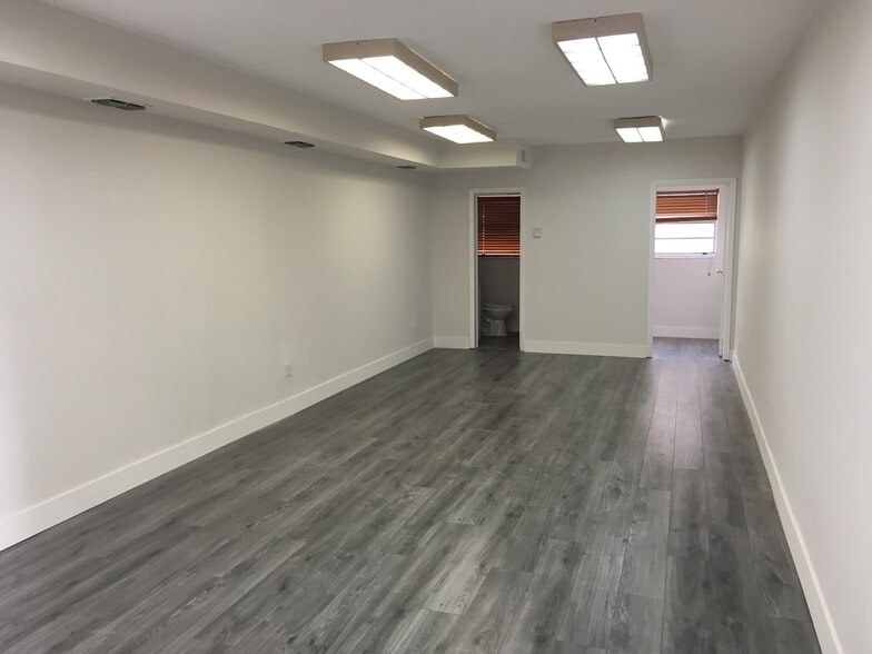 601-625 SW 57th Ave, Miami, FL for lease - Interior Photo - Image 3 of 12