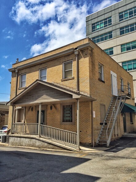 35 W Pittsburgh St, Greensburg, PA à vendre - Photo du bâtiment - Image 3 de 13