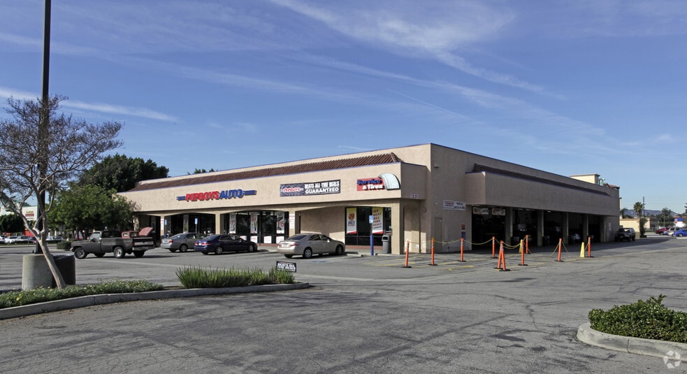 1231 San Fernando Rd, San Fernando, CA for lease - Primary Photo - Image 2 of 7