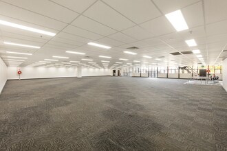 9 South Dr, Bentleigh East for lease Interior Photo- Image 2 of 3