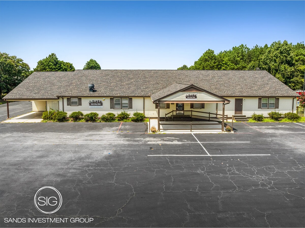 1805 Forest Hills Rd, Wilson, NC à vendre Photo du bâtiment- Image 1 de 6