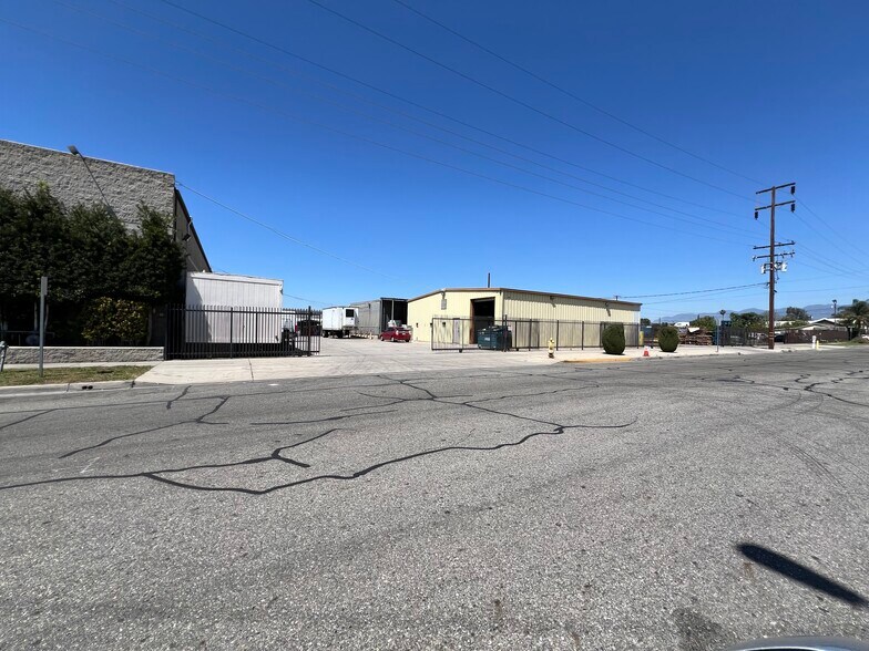 1641 N 8th St, Colton, CA à vendre - Photo du bâtiment - Image 3 de 52