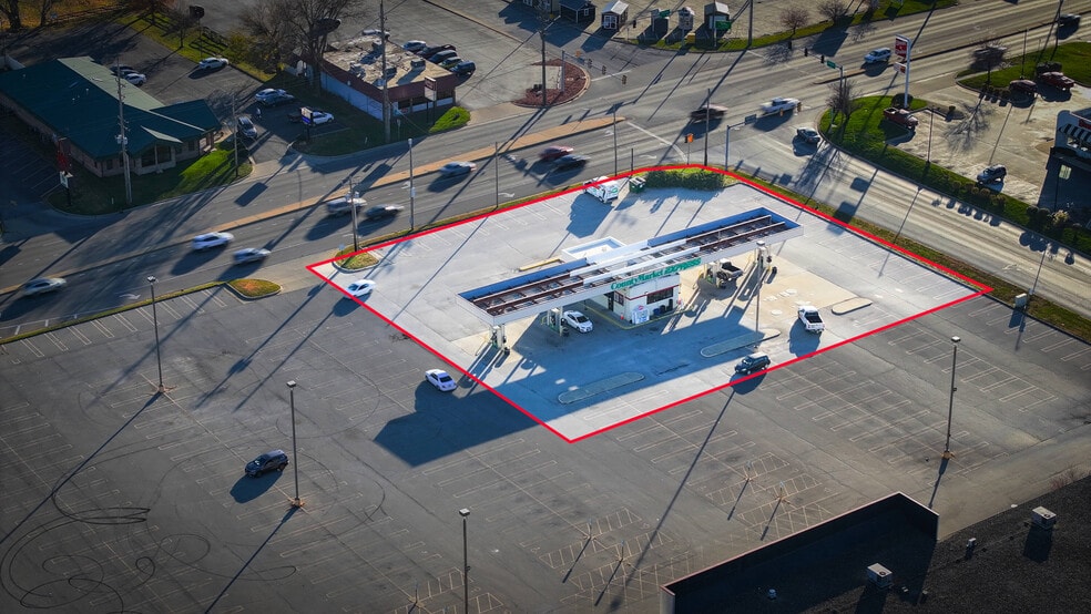 1498 Pershing rd, Decatur, IL à louer - Photo du bâtiment - Image 3 de 5