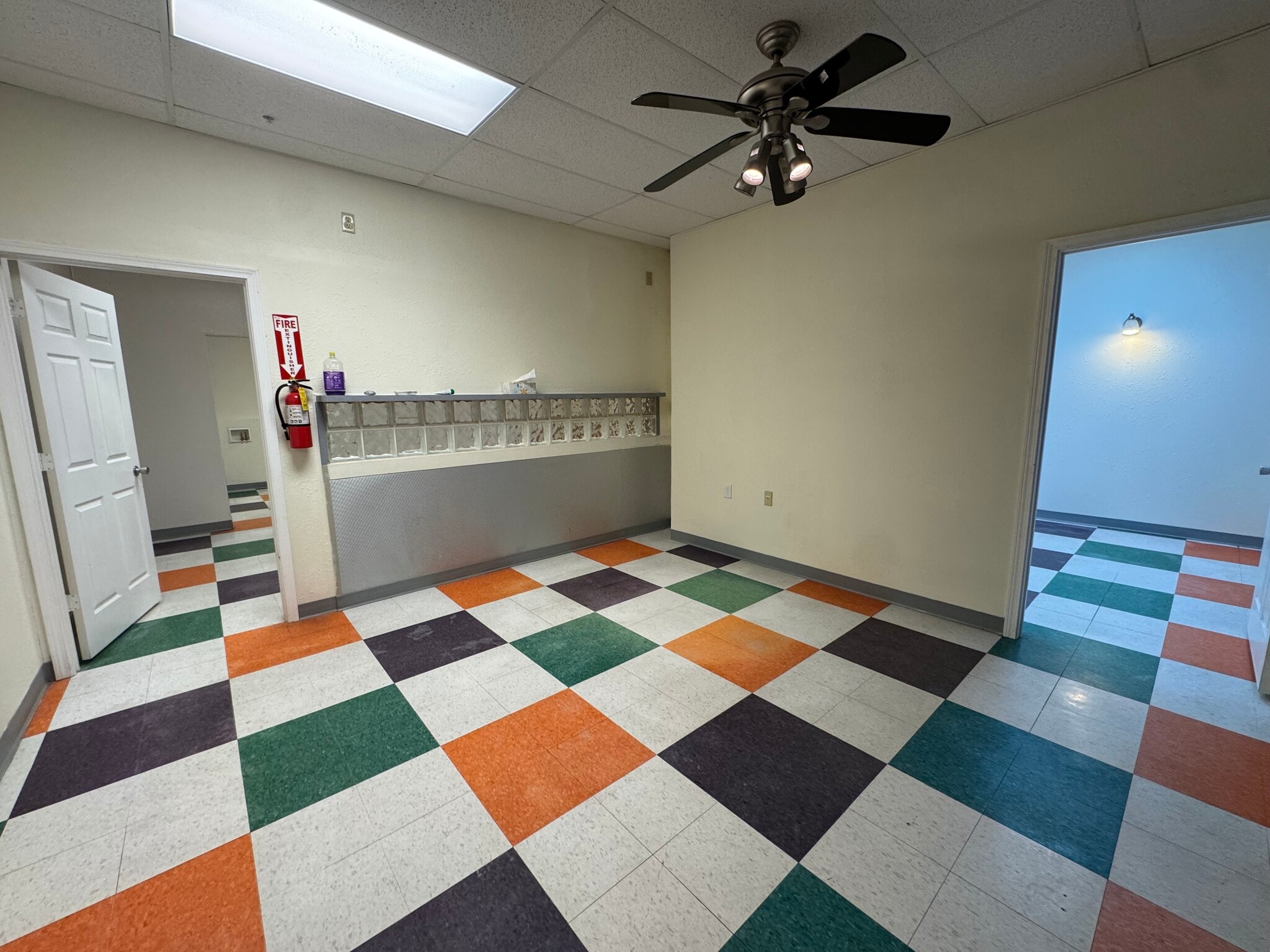 421-431 Water St, Prairie Du Sac, WI for lease Interior Photo- Image 1 of 12