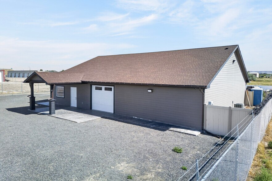 506 E Stover Rd, Grandview, WA for sale - Building Photo - Image 2 of 25