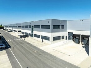  for lease Interior Photo- Image 2 of 2