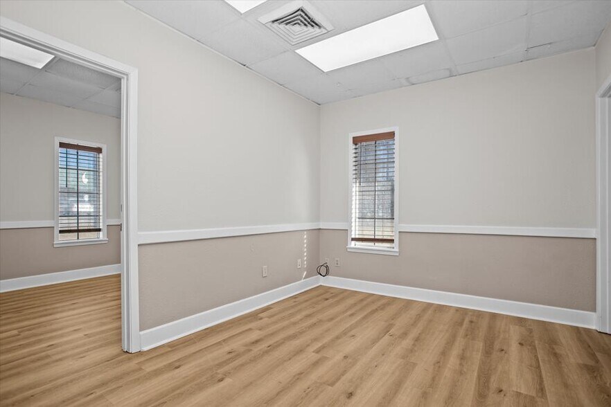 3213 S Medford Dr, Lufkin, TX à louer - Photo du bâtiment - Image 2 de 9