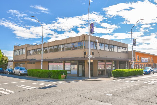 Plus de détails pour 811-825 S 3rd St, Renton, WA - Bureau/Médical à louer