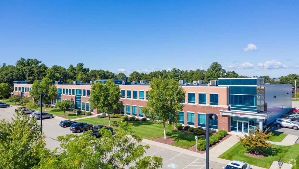 135-141 Barnum Rd, Devens, MA à louer - Photo principale - Image 1 de 12