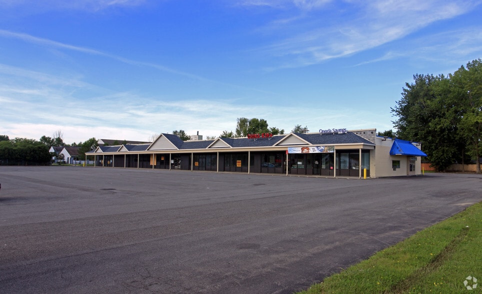 7915 Minoa-Bridgeport Rd, Bridgeport, NY à louer - Photo principale - Image 1 de 8