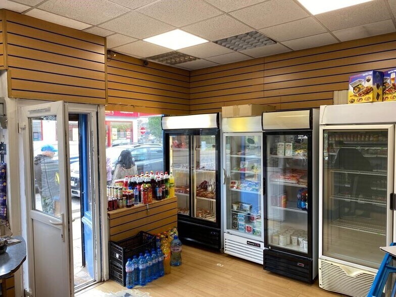 7-28 Crieff Rd, Perth à vendre - Photo du bâtiment - Image 2 de 7