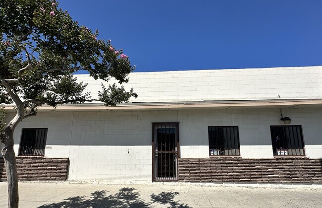 More details for 2100 Floyd St, Burbank, CA - Industrial for Lease