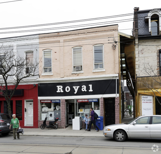 1072 Queen St W, Toronto, ON à vendre - Photo principale - Image 1 de 1