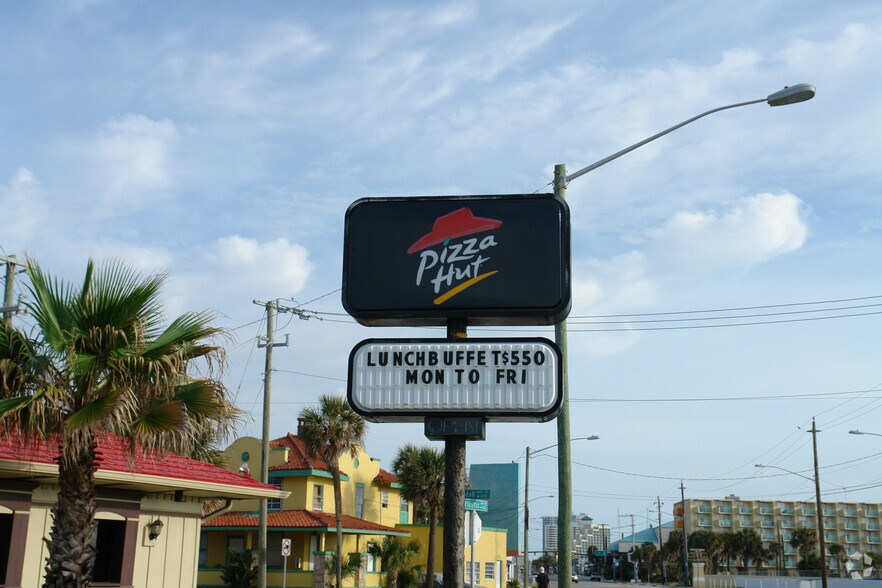 500 S Atlantic Ave, Daytona Beach, FL à louer - Photo du bâtiment - Image 3 de 3