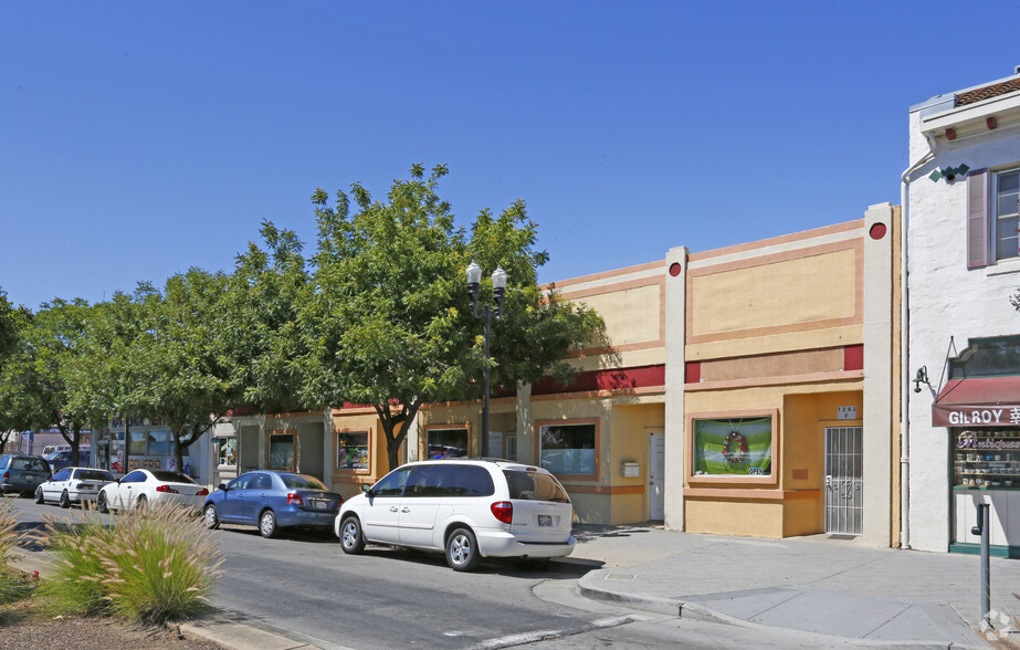 7243 Monterey St, Gilroy, CA for lease - Primary Photo - Image 1 of 5