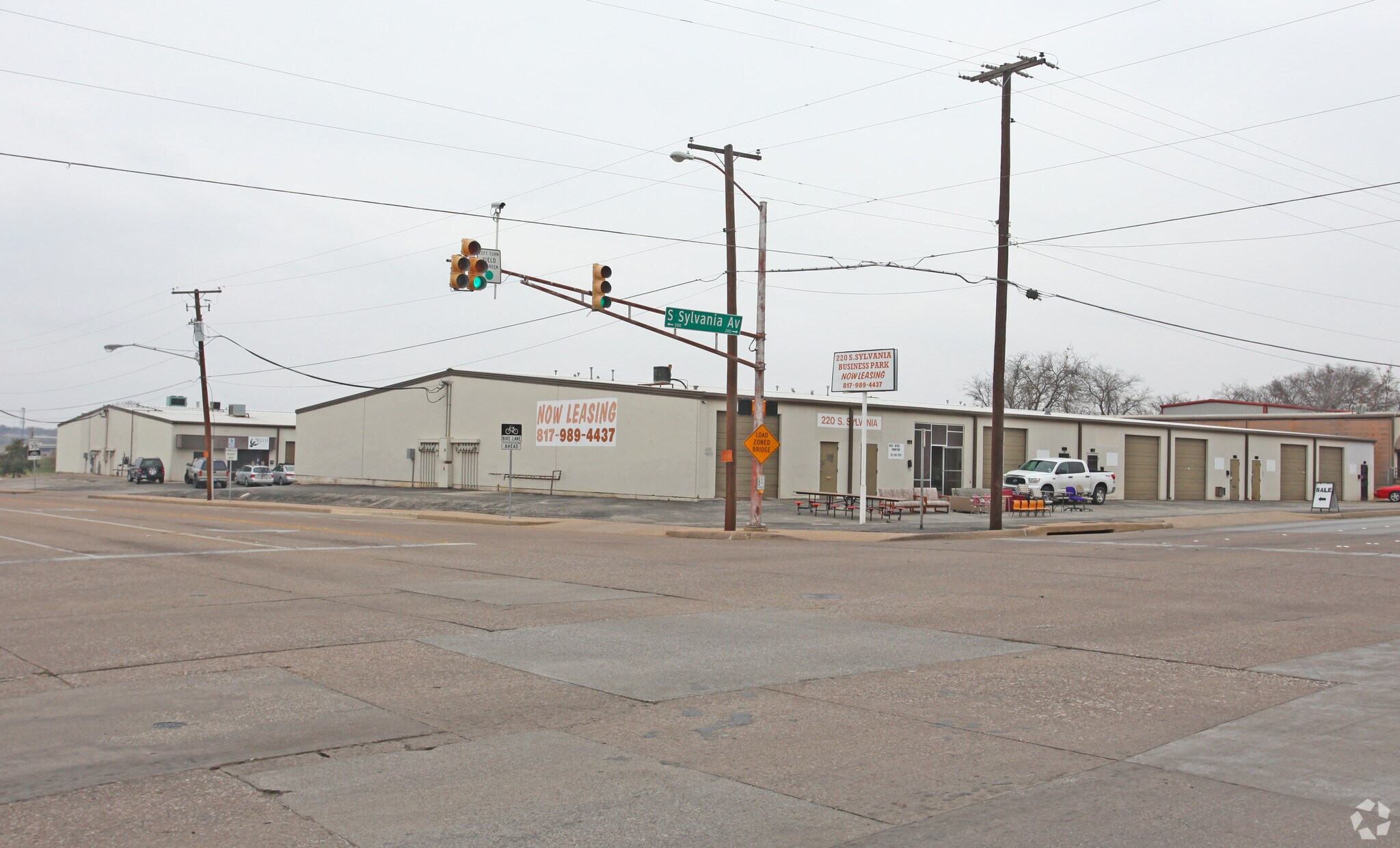 220 S Sylvania Ave, Fort Worth, TX for lease Primary Photo- Image 1 of 12