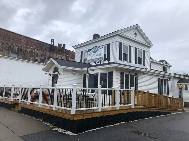 132 Broadway, Fort Edward, NY for sale - Primary Photo - Image 1 of 3
