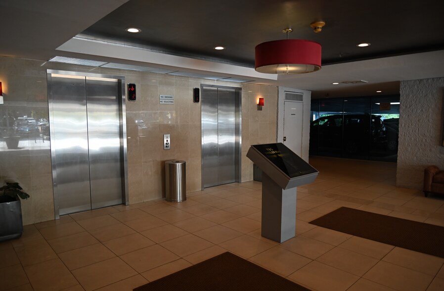 490 Wheeler Rd, Hauppauge, NY à louer - Photo intérieure - Image 3 de 8