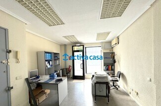 Plus de détails pour Multi-résidentiel à vendre